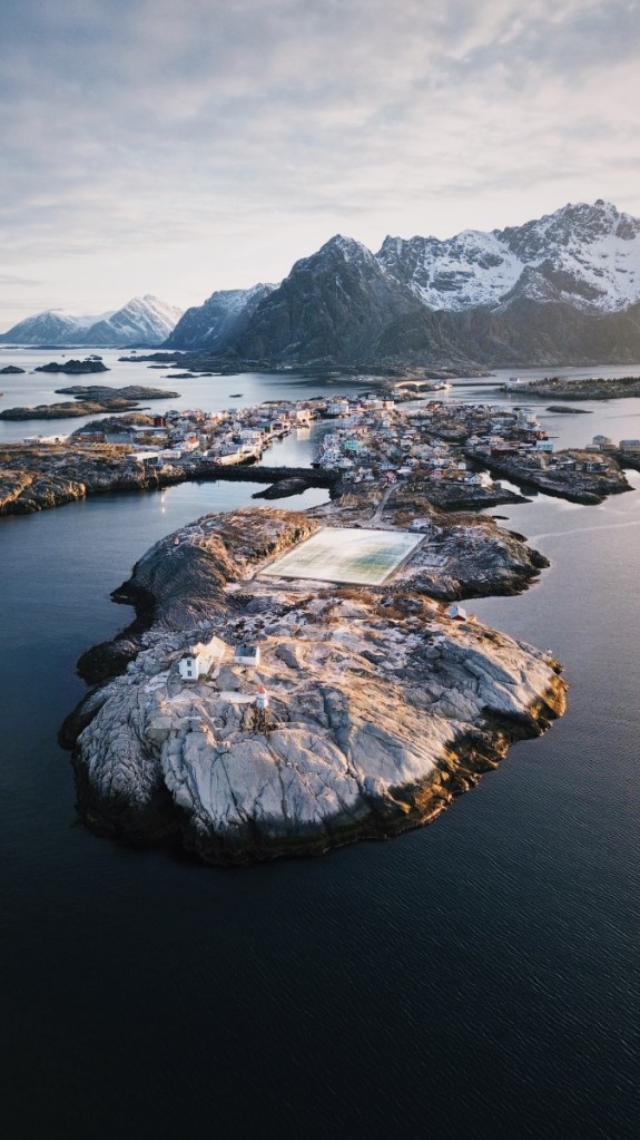 Das Fußballstadion von Henningsvær