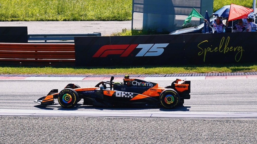 Rennsieger Lando Norris im McLaren